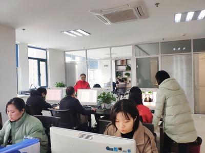 臻美 以教育咨詢服務為舟，為迷途少年點亮歸航的燈塔